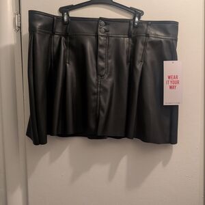 Stylish Black Leather Mini Skirt